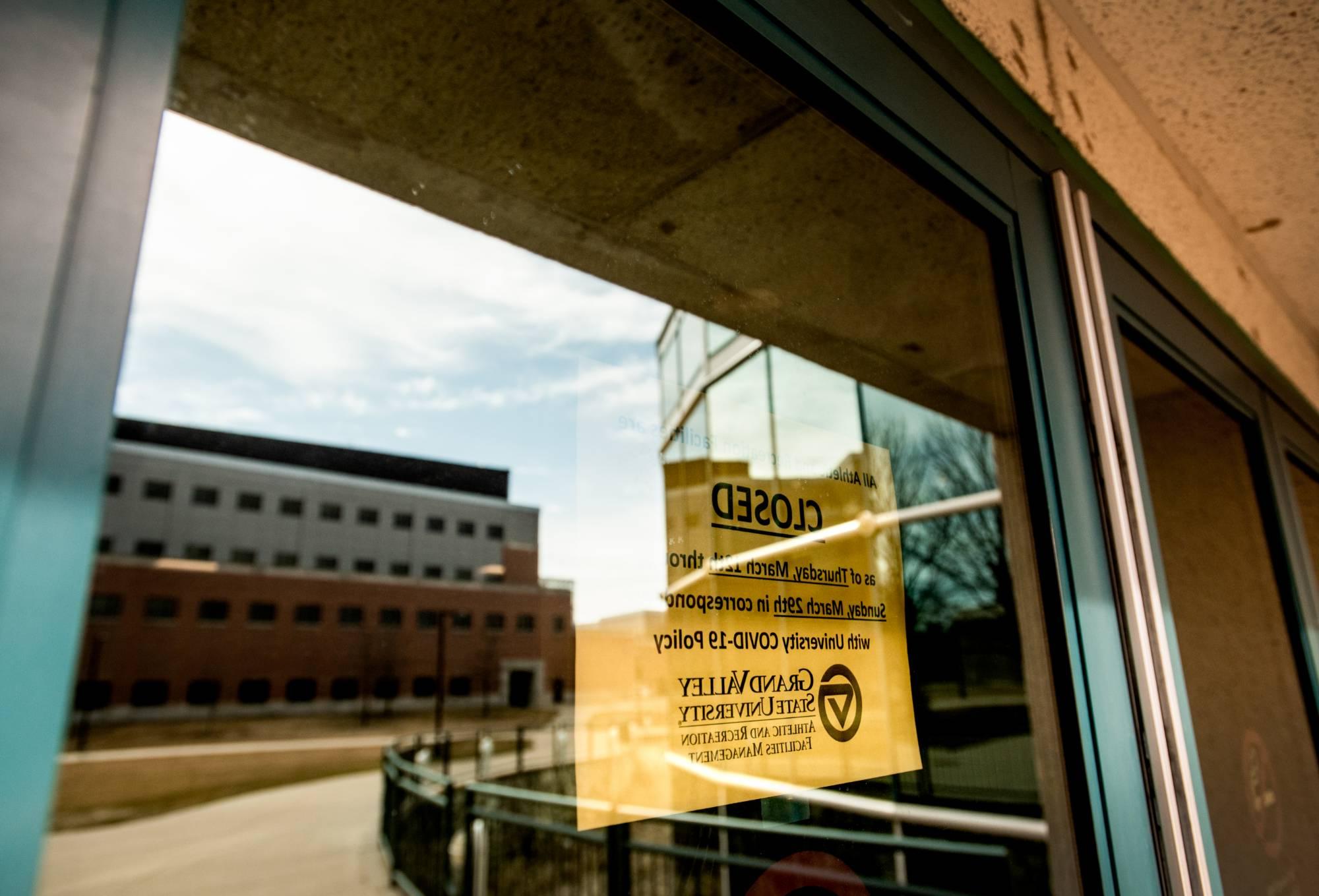 sign in Fieldhouse, indicating closed